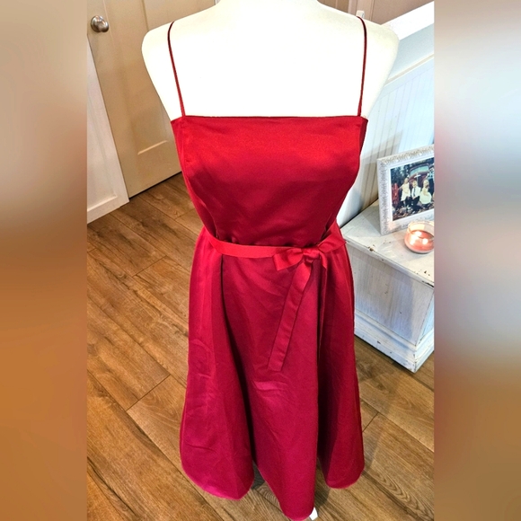 Worn Once - PAPELL BOUTIQUE - Christmas Red Formal Gown - Size 14 - Picture 2 of 5